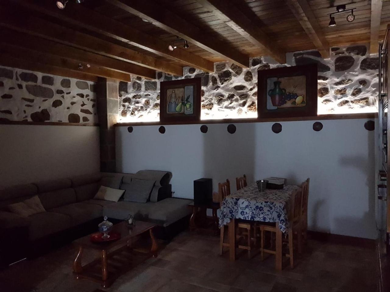 Cho Almeida Vega de San Mateo Exterior photo